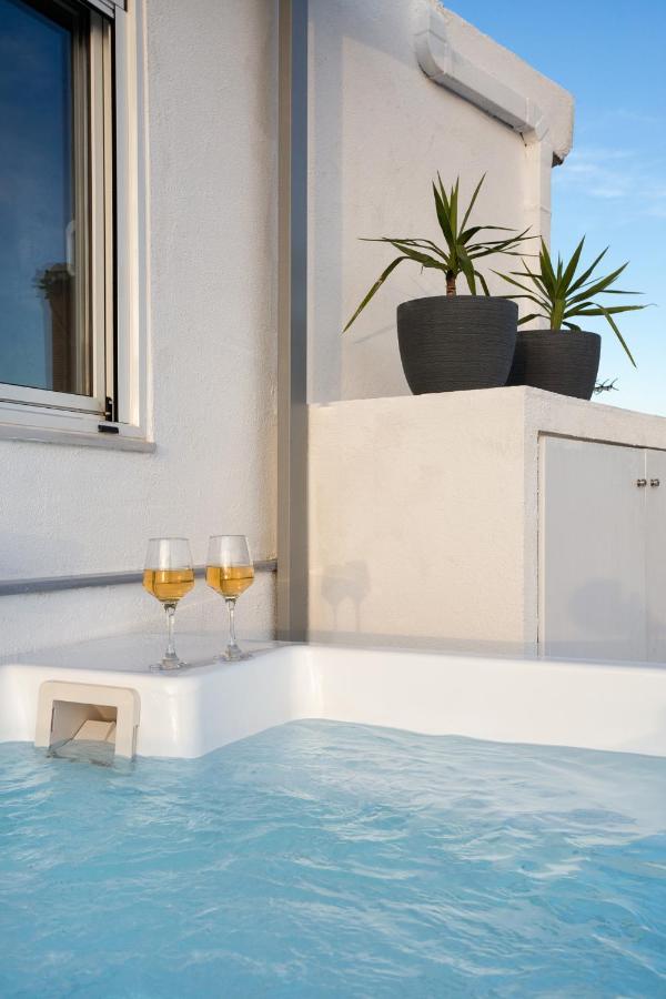 Private Jacuzzi & Acropolis View - The Loft เอเธนส์ ภายนอก รูปภาพ